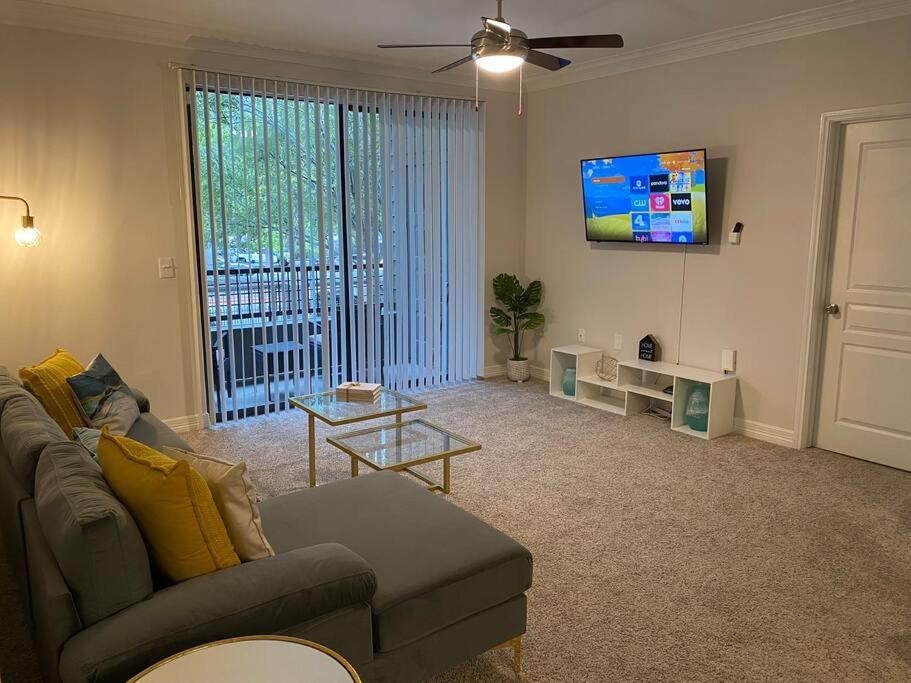 Your Warm Spacious Unit With Pool - Medical Center Хюстън Екстериор снимка