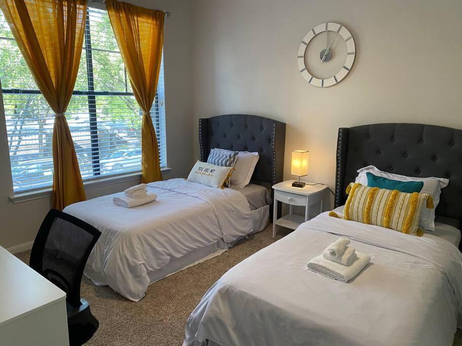 Your Warm Spacious Unit With Pool - Medical Center Хюстън Екстериор снимка